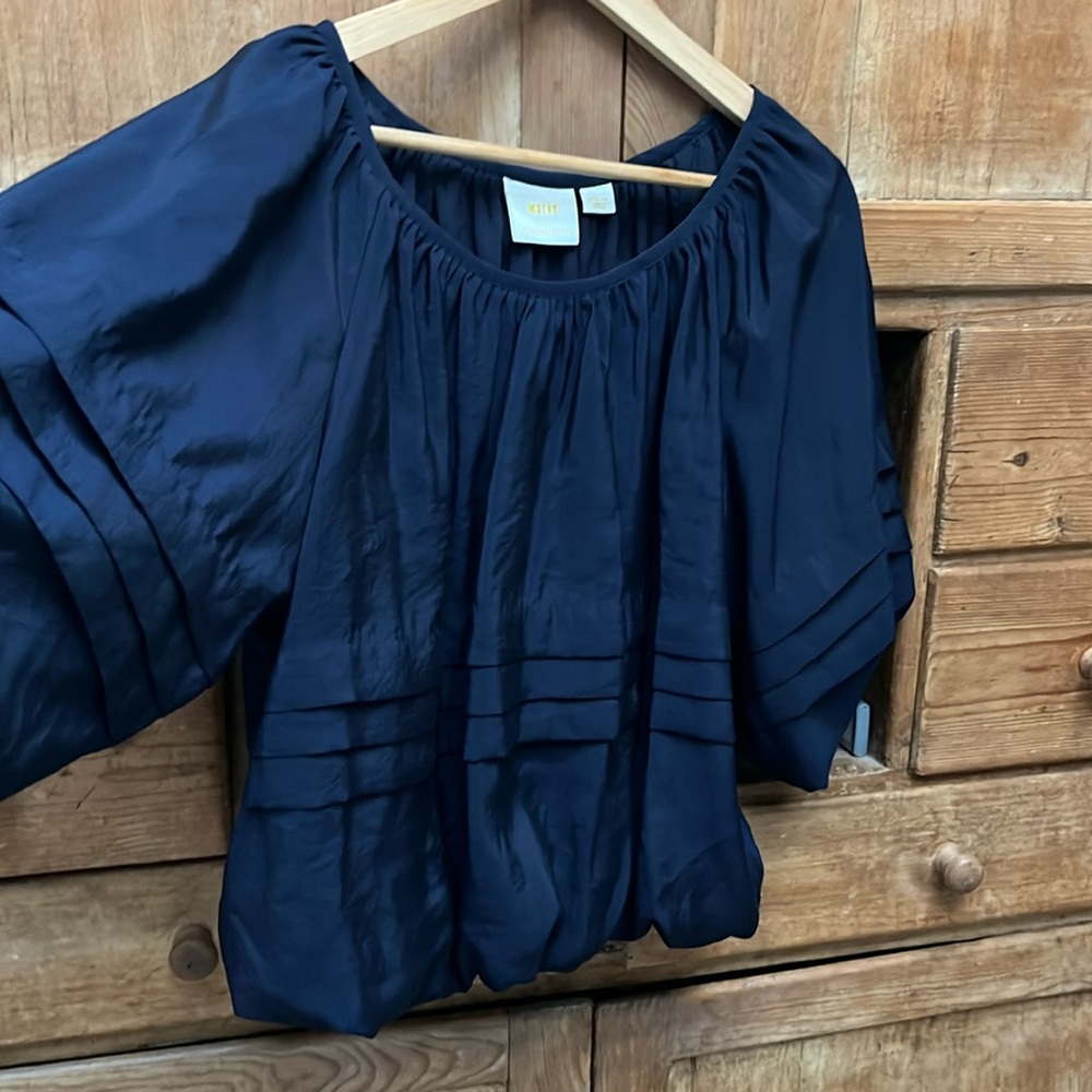 Navy bubble hem top